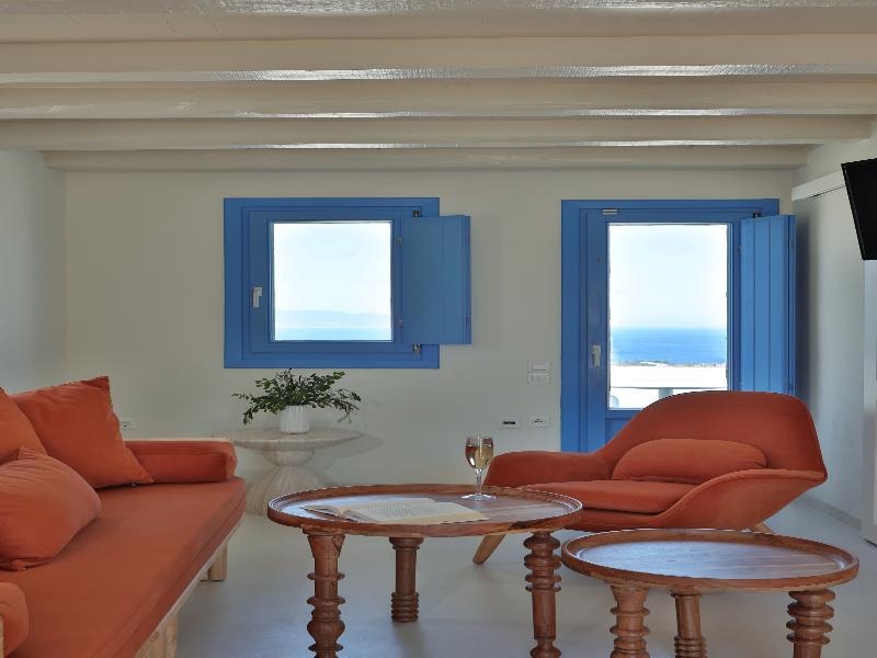 White Pearl Laokasti Suites image