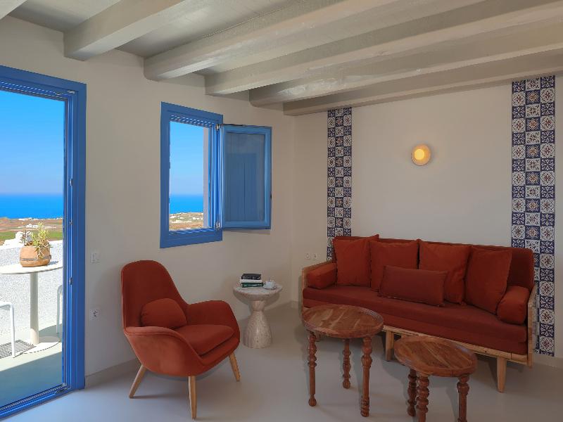 White Pearl Laokasti Suites image