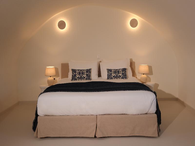 White Pearl Laokasti Suites image