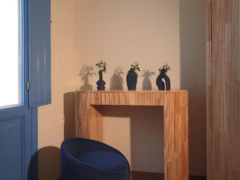 White Pearl Laokasti Suites image