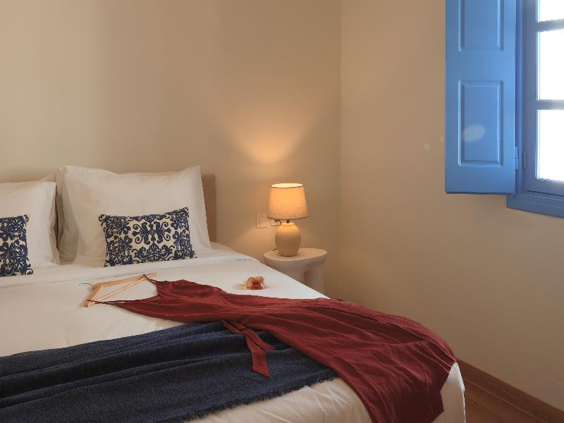 White Pearl Laokasti Suites image