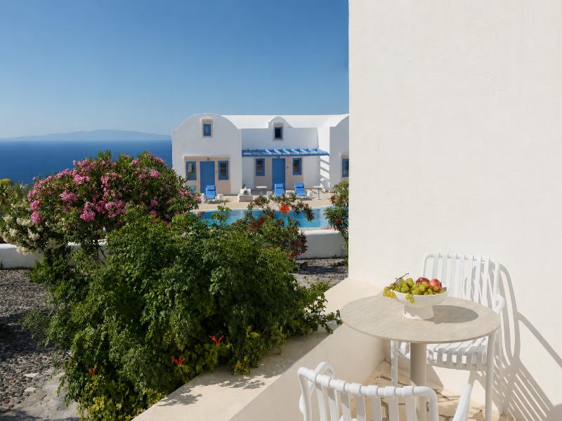 White Pearl Laokasti Suites image