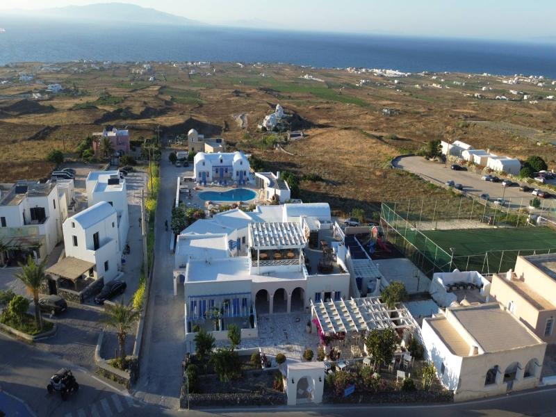 White Pearl Laokasti Suites image