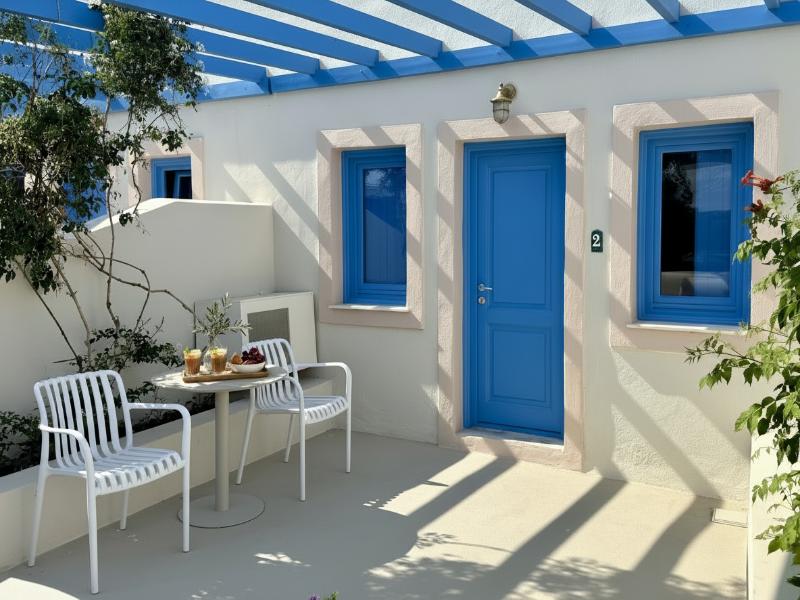 White Pearl Laokasti Suites image