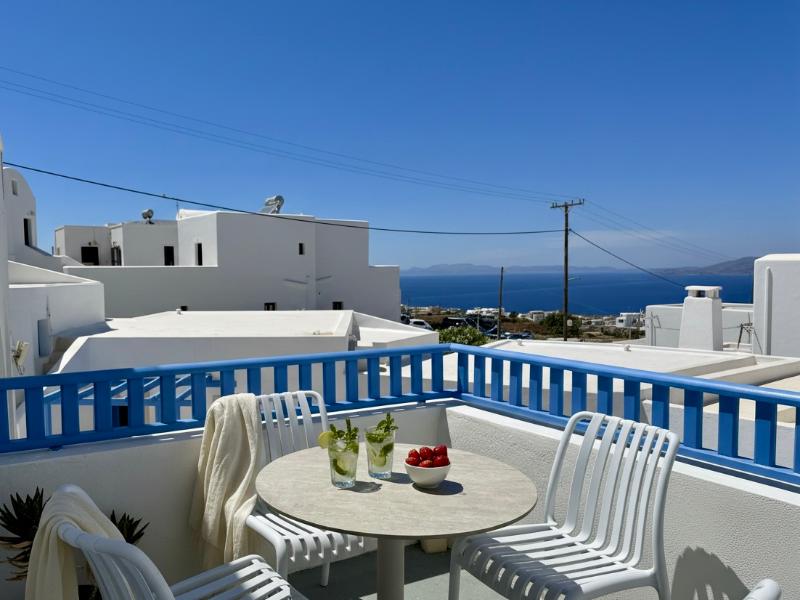 White Pearl Laokasti Suites image