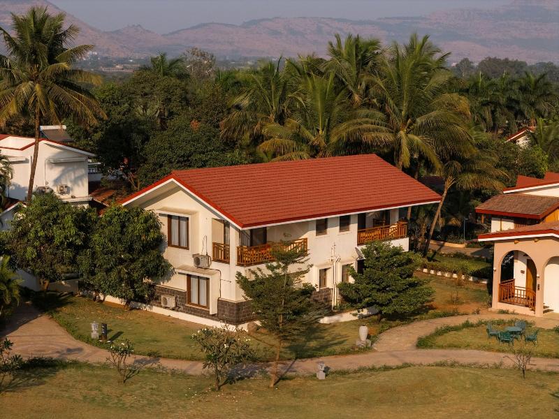 The White Resort And Spa Pawna