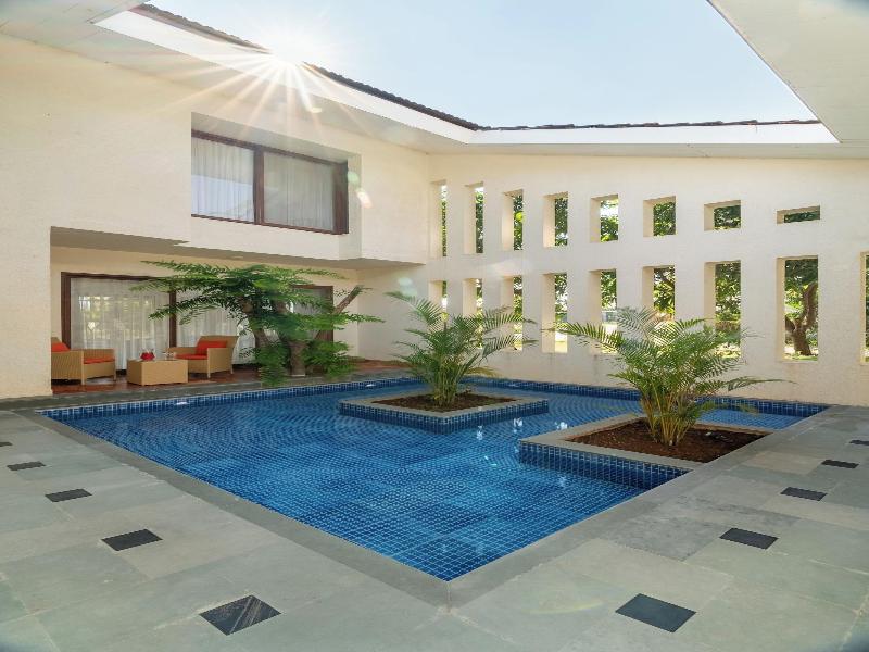 The White Resort And Spa Pawna