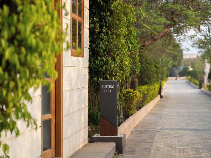 The White Resort And Spa Pawna