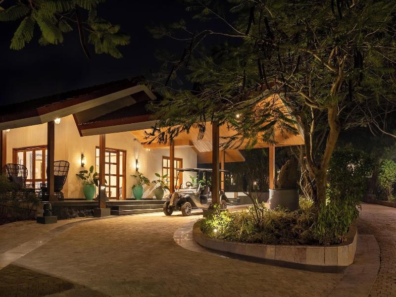 The White Resort And Spa Pawna