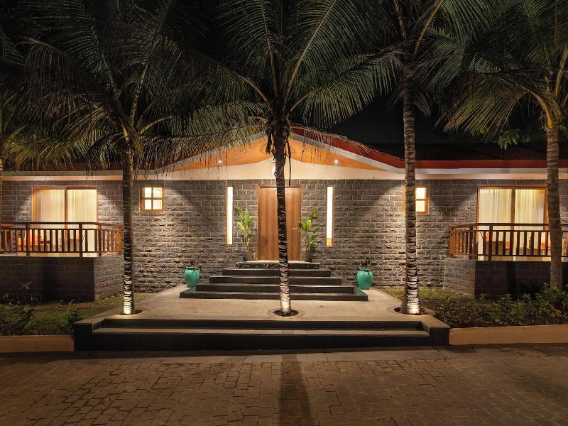 The White Resort And Spa Pawna