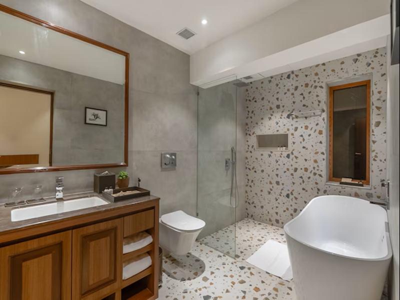 The White Resort And Spa Pawna image