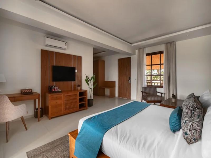 The White Resort And Spa Pawna image