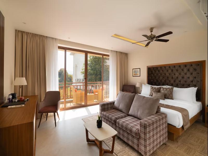 The White Resort And Spa Pawna image
