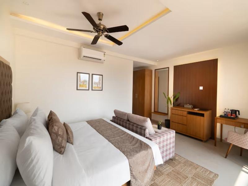 The White Resort And Spa Pawna image