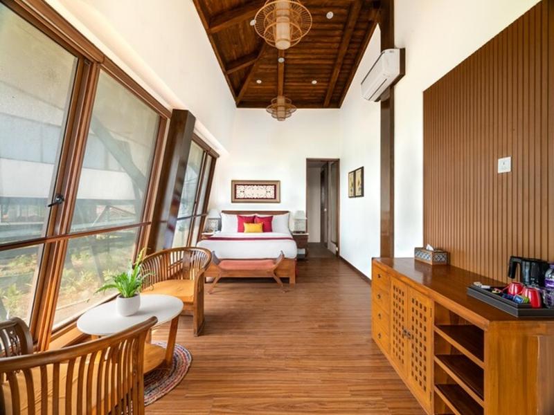 The White Resort And Spa Pawna image