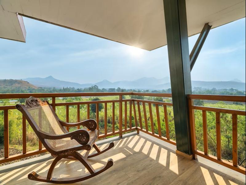 The White Resort And Spa Pawna image