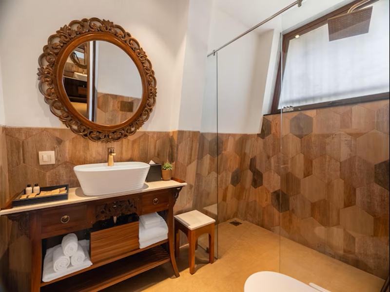 The White Resort And Spa Pawna image