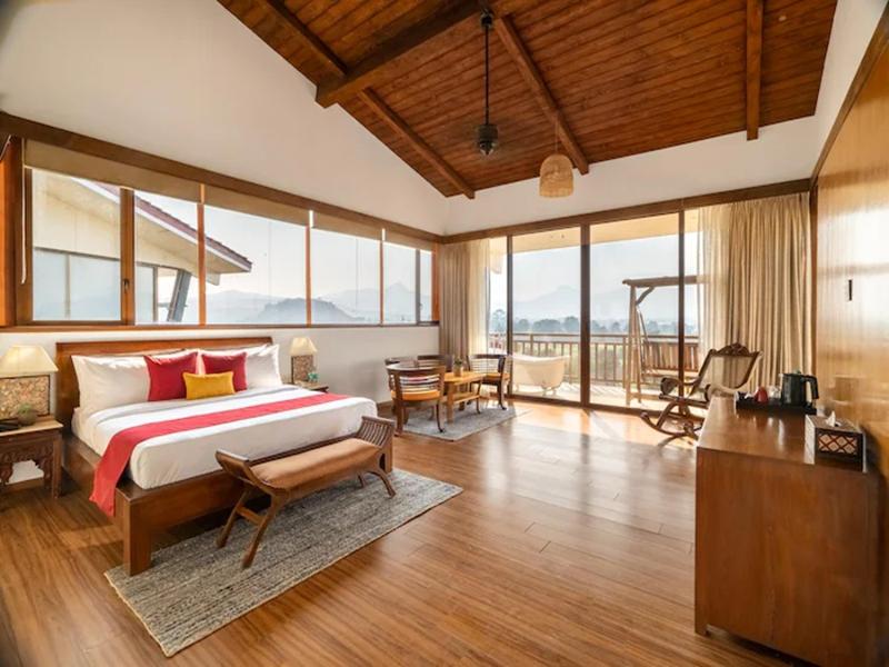 The White Resort And Spa Pawna image