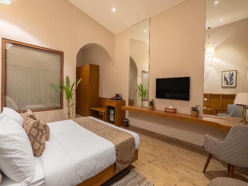 The White Resort And Spa Pawna image