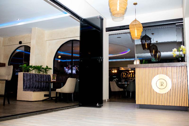 Q's Evander Hotel And Apartments image