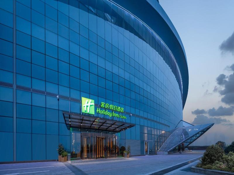 Holiday Inn Hotel Suites Wuhan New City By Ihg image