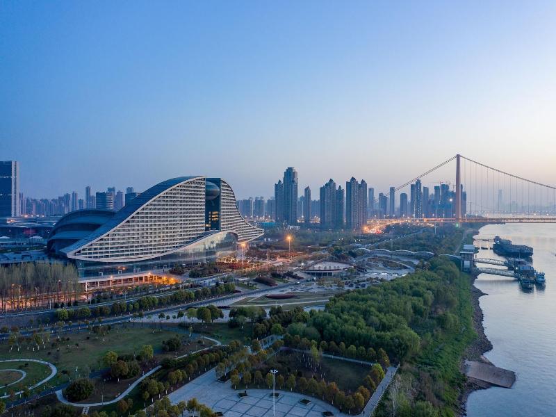 Holiday Inn Hotel Suites Wuhan New City By Ihg image