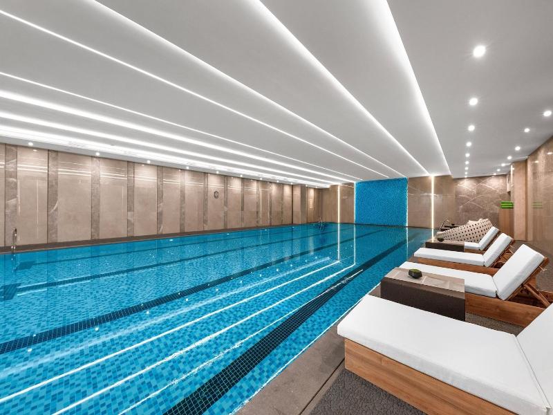 Holiday Inn Hotel Suites Wuhan New City By Ihg image