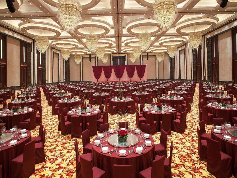 Holiday Inn Hotel Suites Wuhan New City By Ihg image