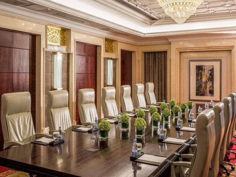 Holiday Inn Hotel Suites Wuhan New City By Ihg image