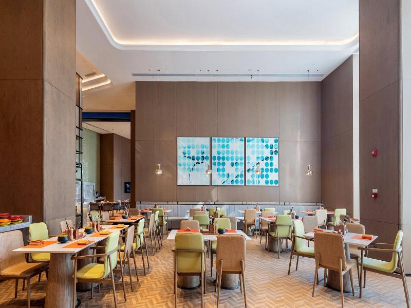 Holiday Inn Hotel Suites Wuhan New City By Ihg image