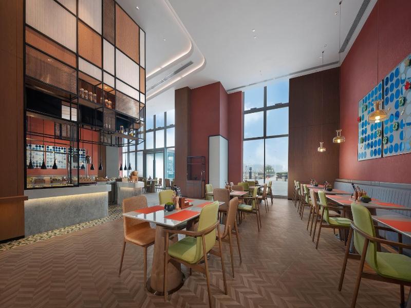 Holiday Inn Hotel Suites Wuhan New City By Ihg image
