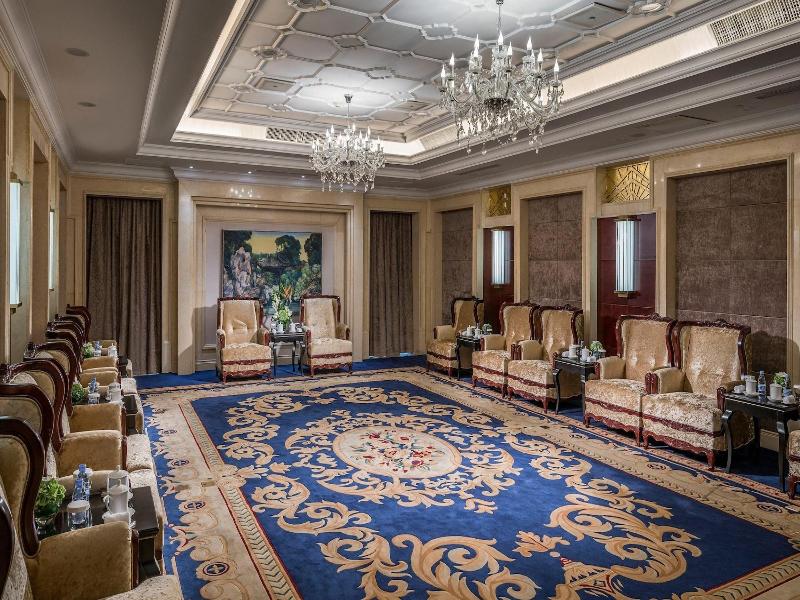 Holiday Inn Hotel Suites Wuhan New City By Ihg image