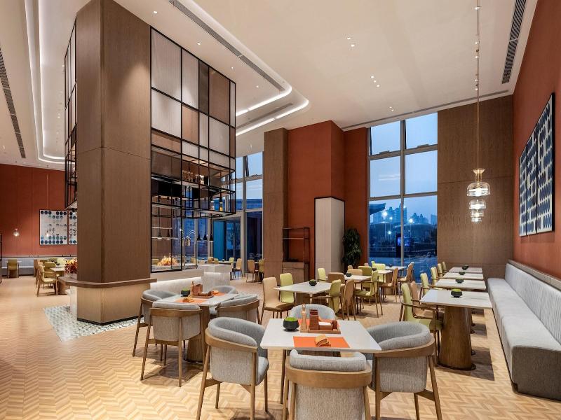Holiday Inn Hotel Suites Wuhan New City By Ihg image