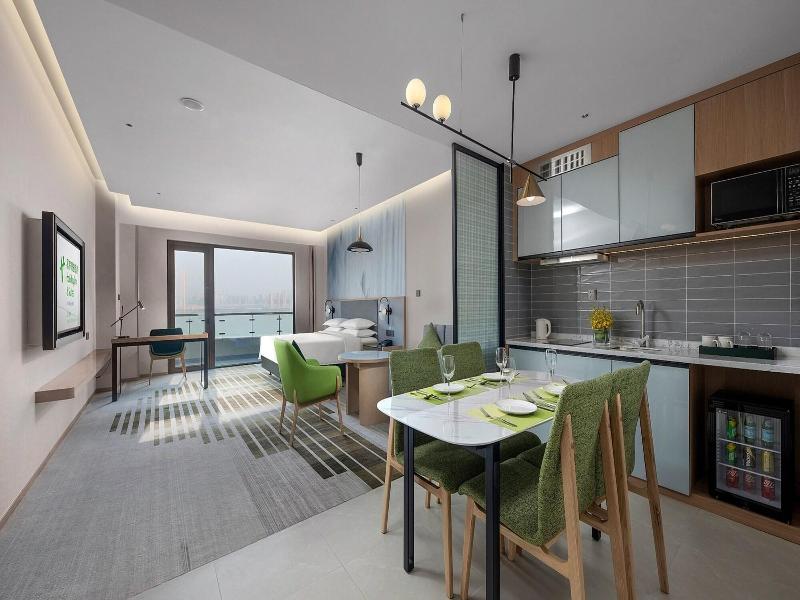 Holiday Inn Hotel Suites Wuhan New City By Ihg image