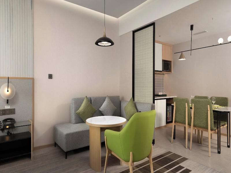Holiday Inn Hotel Suites Wuhan New City By Ihg image