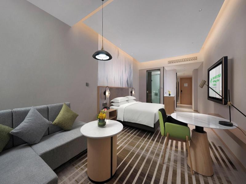 Holiday Inn Hotel Suites Wuhan New City By Ihg image