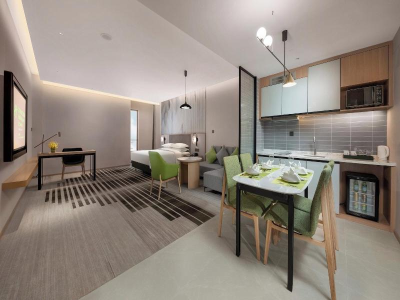 Holiday Inn Hotel Suites Wuhan New City By Ihg image