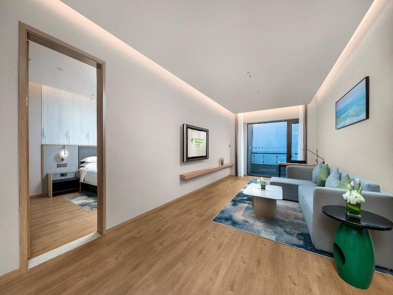 Holiday Inn Hotel Suites Wuhan New City By Ihg image