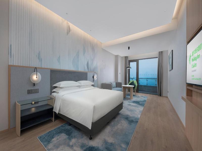 Holiday Inn Hotel Suites Wuhan New City By Ihg image