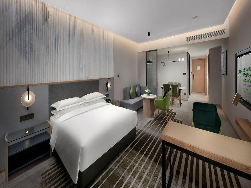 Holiday Inn Hotel Suites Wuhan New City By Ihg image