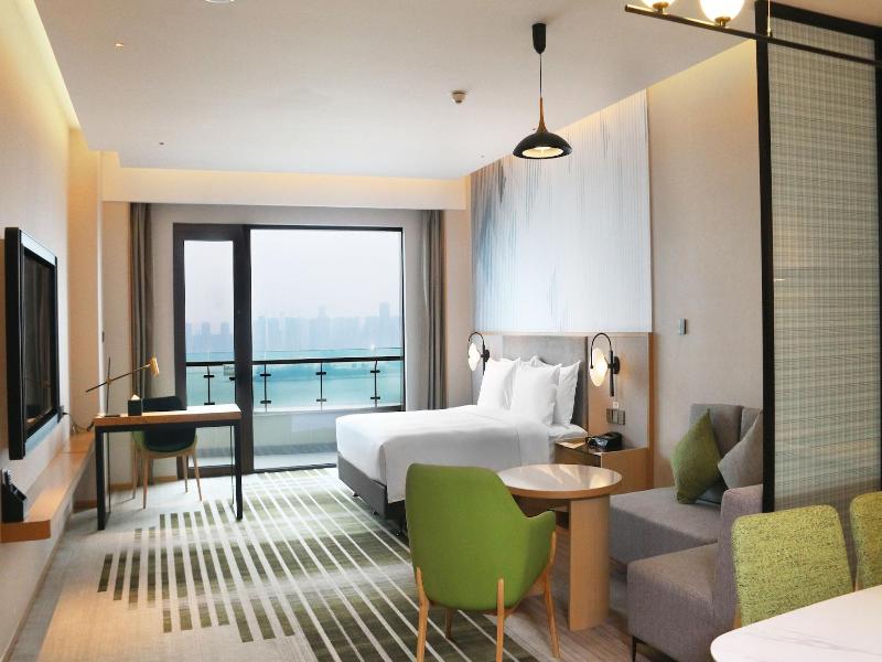 Holiday Inn Hotel Suites Wuhan New City By Ihg image