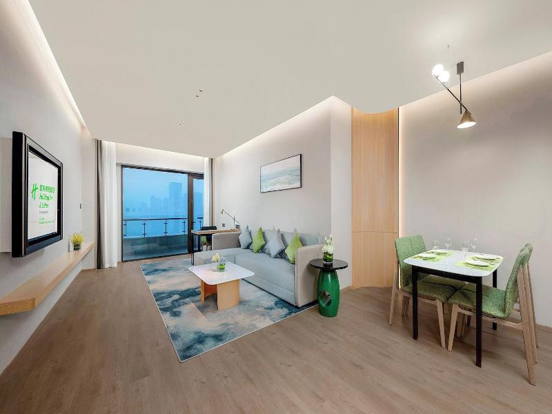 Holiday Inn Hotel Suites Wuhan New City By Ihg image