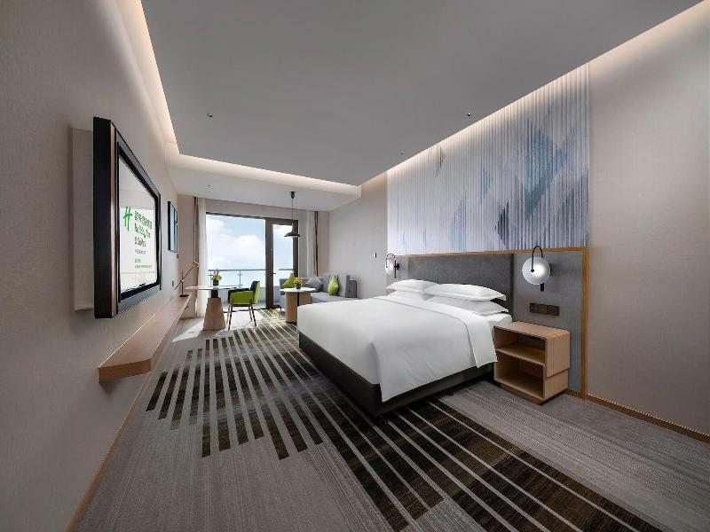 Holiday Inn Hotel Suites Wuhan New City By Ihg image