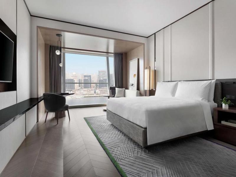Holiday Inn Hotel Suites Wuhan New City By Ihg image