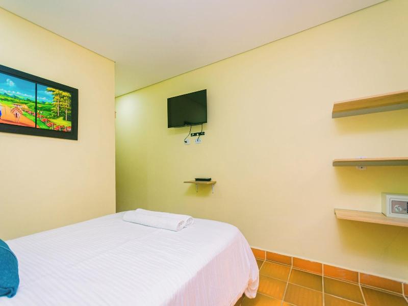 Bamba Hotel Guatapa image
