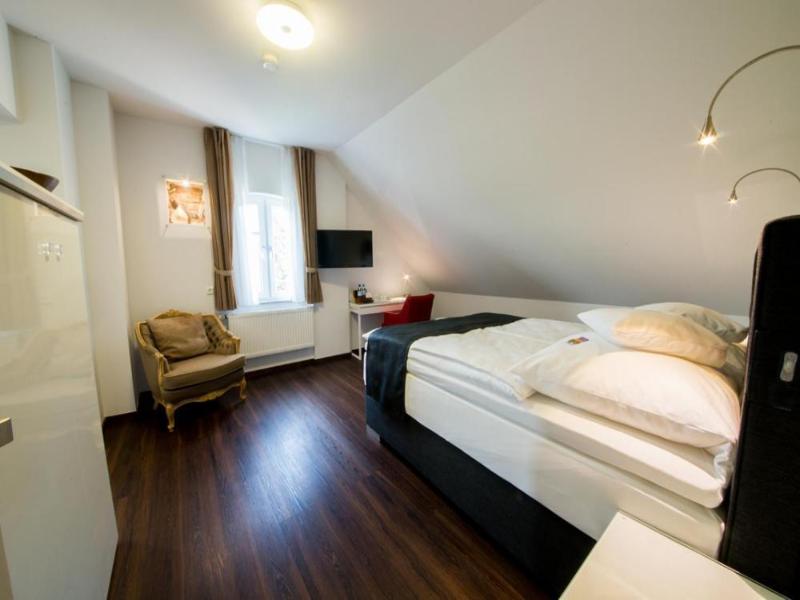 Landhotel Alte Tv?pferei image