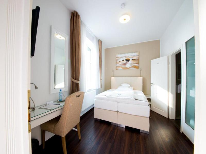 Landhotel Alte Tv?pferei image
