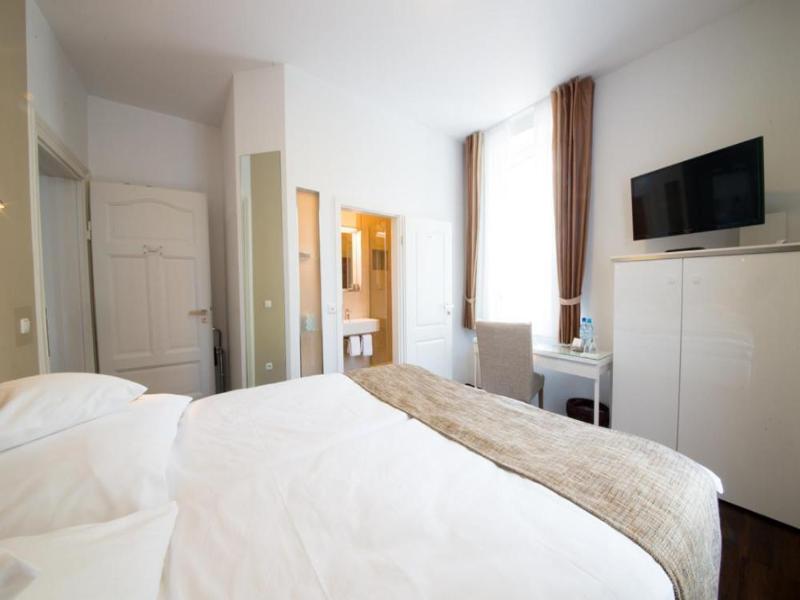 Landhotel Alte Tv?pferei image