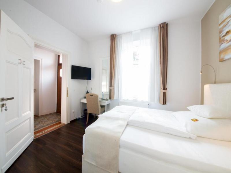 Landhotel Alte Tv?pferei image