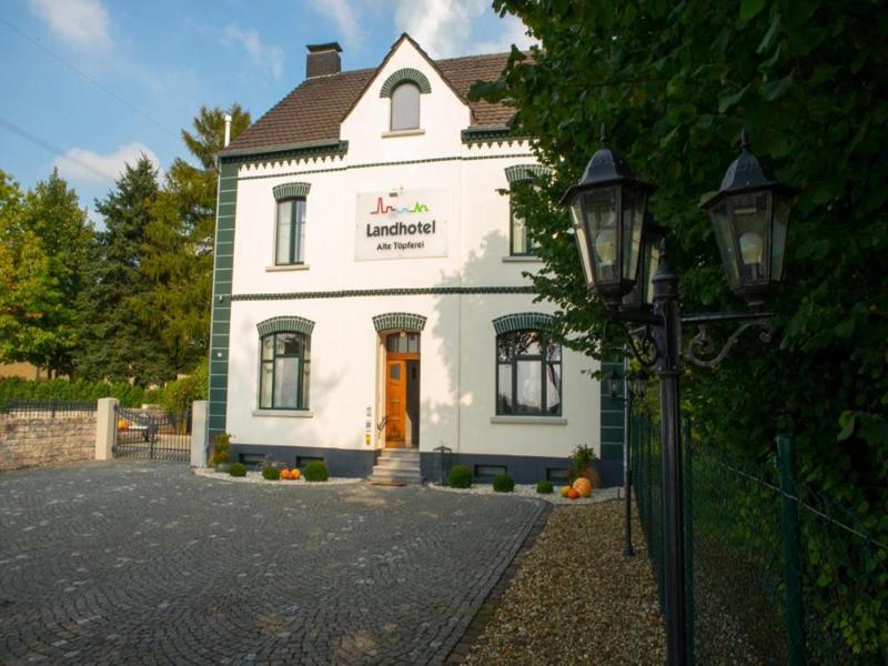 Landhotel Alte Tv?pferei image